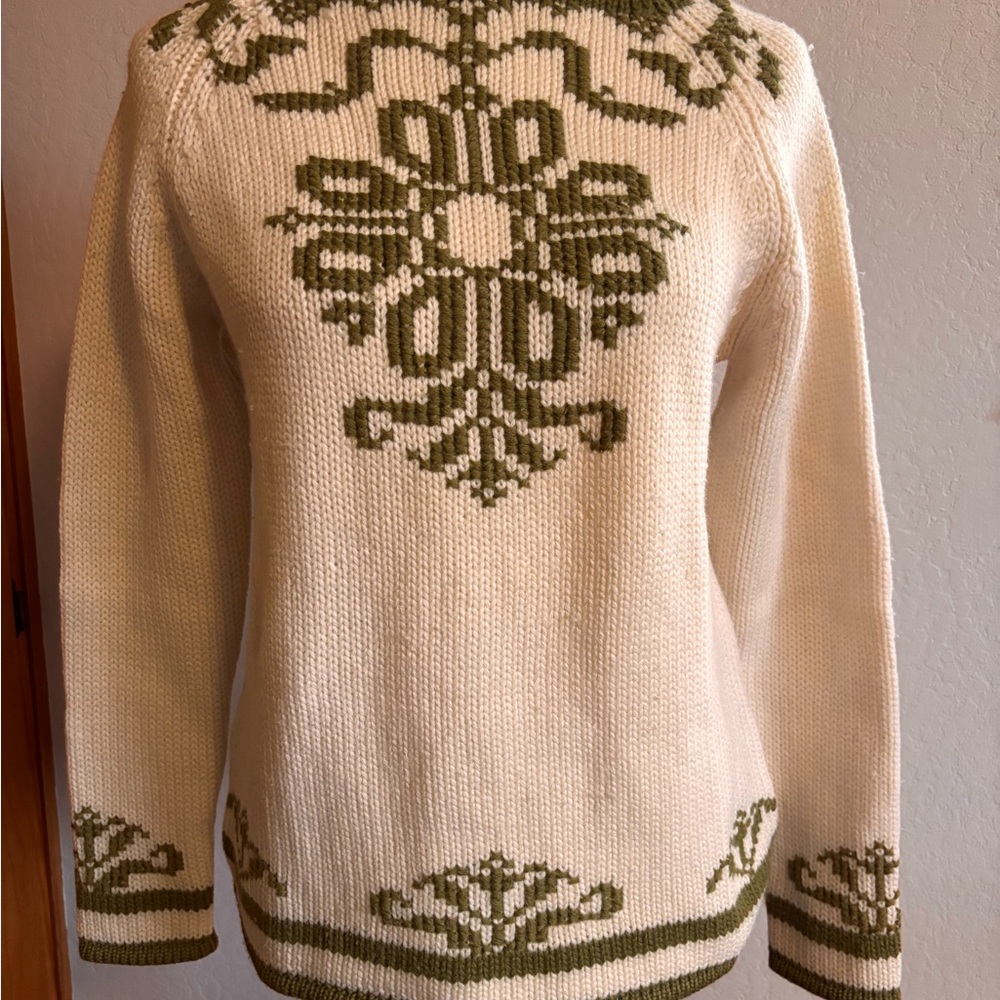 Vintage Cream and Green 100% Wool Sweater - made in British occupied Hong Kong